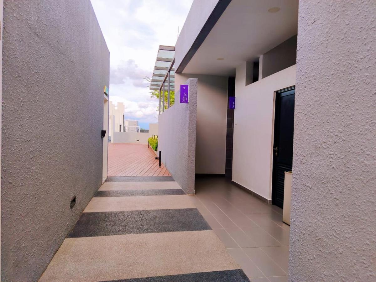 Maxine Suites Kuala Lumpur Exterior photo